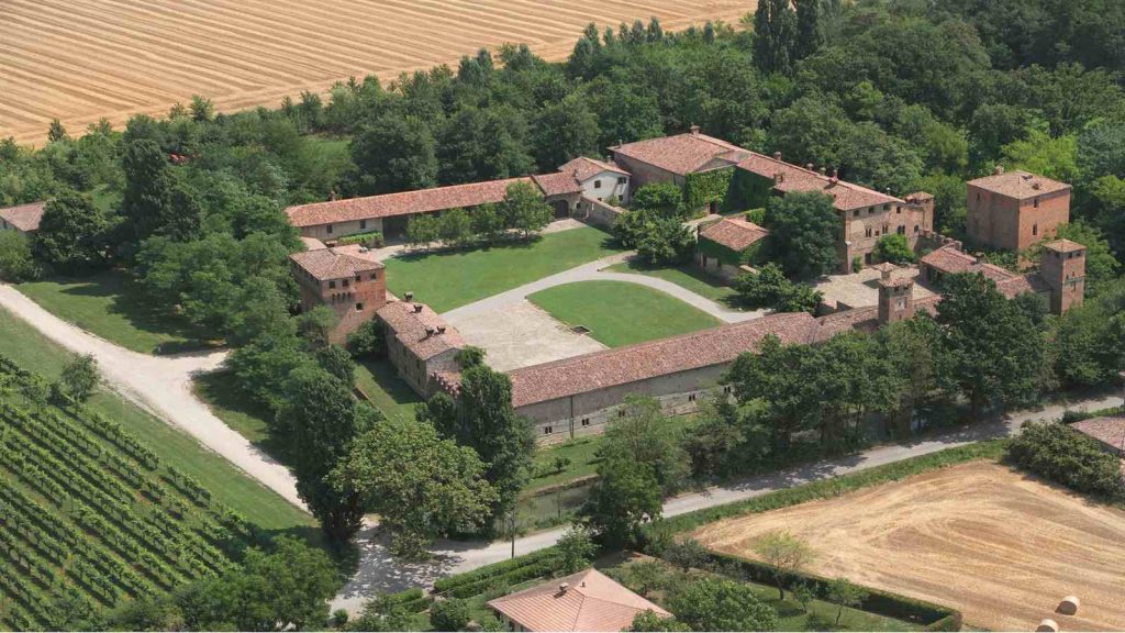 castle of paderna for Team Building