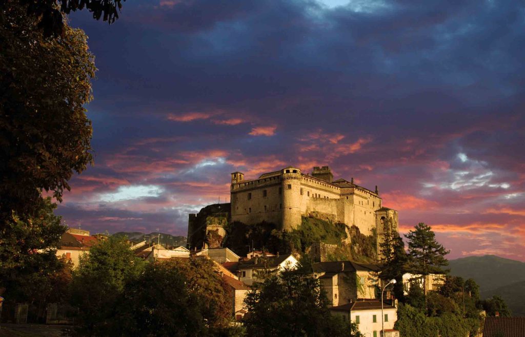 ghost hunting Mysterious Meli Lupi Fortress: Donna Cenerina's Ghostly Dwelling
