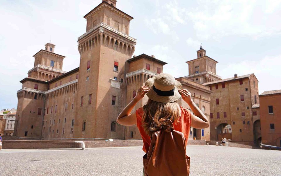 Medieval Alleys Adventure: Exploring Castello Estense in Ferrara