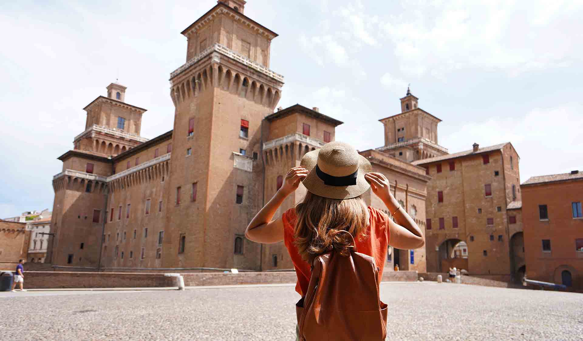 Medieval Alleys Adventure: Exploring Castello Estense in Ferrara